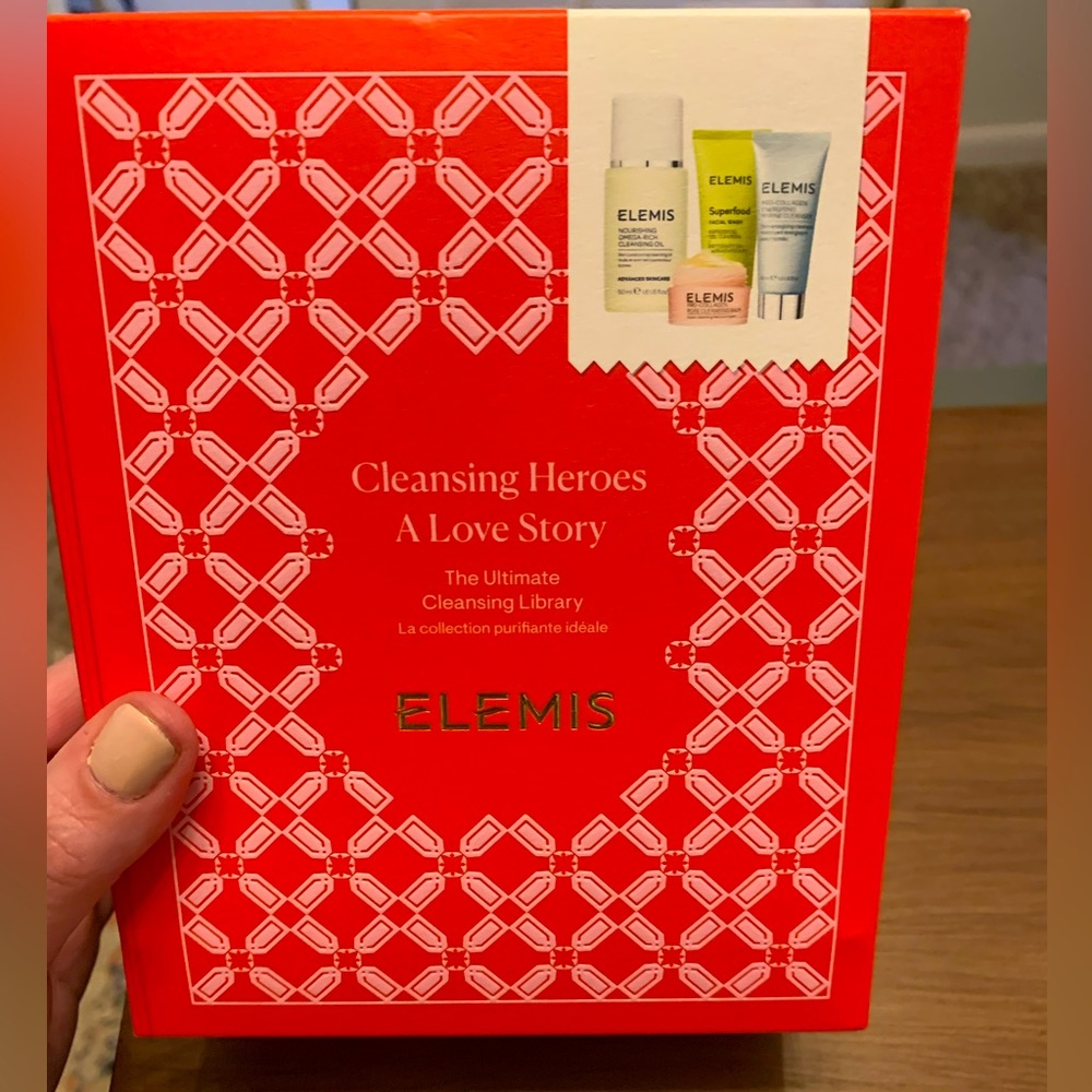 *** NIB *** Elemis Cleansing Heroes a Love Story Set